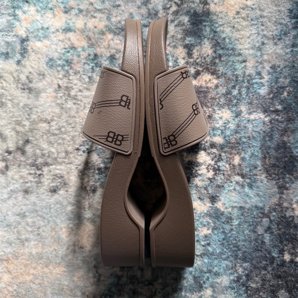 Balenciaga Pool Slides - Dark Beige, Size 38 - Picture 4 of 4